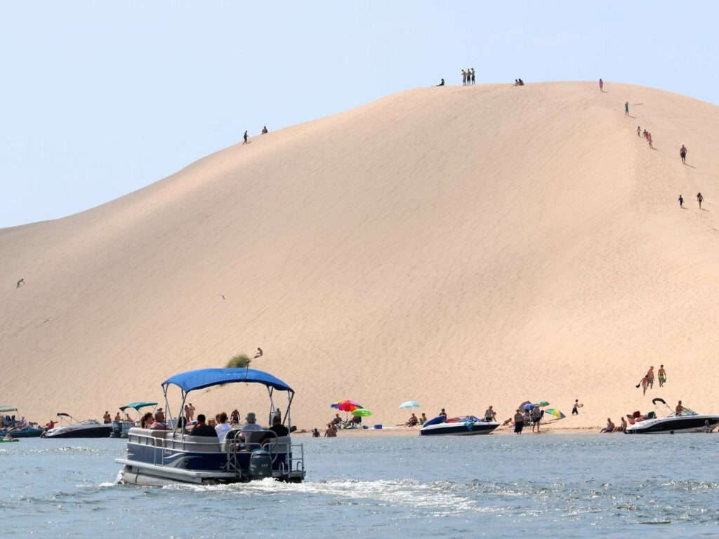 dunes- boats